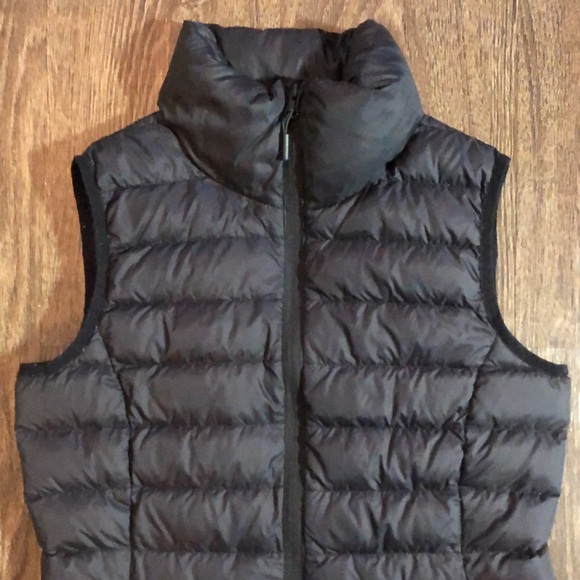 McKinley Warella Puffer Vest - Picture 6 of 16